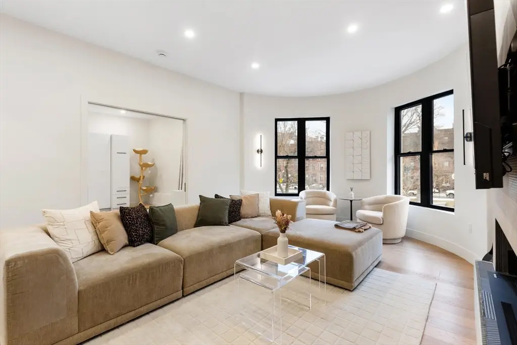 382 Commonwealth Ave #24, Boston, MA 02215 - #1