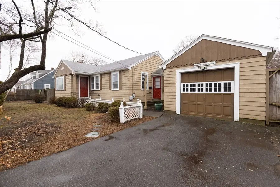 107 Fuller St, Pawtucket, RI 02861 - #2