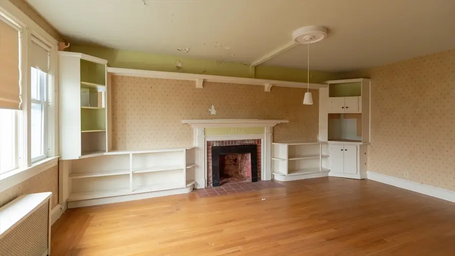 107 Fuller St, Pawtucket, RI 02861 - #3