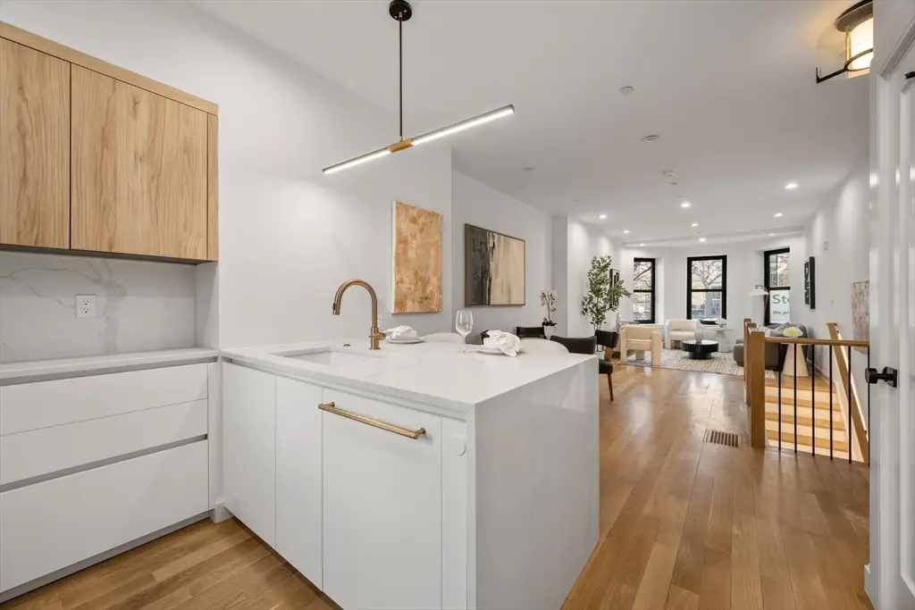 1618 Beacon #A, Brookline, MA 02446 - #1