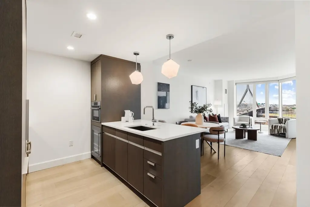 100 Lovejoy Wharf #8H, Boston, MA 02114 - #1