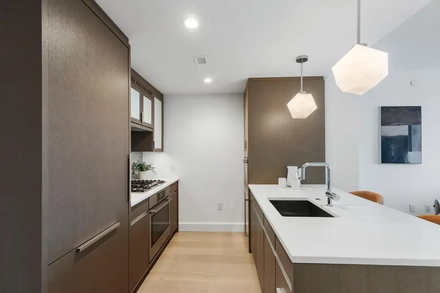 100 Lovejoy Wharf #8H, Boston, MA 02114 - #2