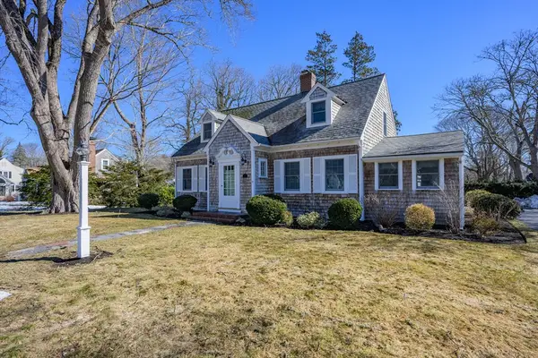 122 Park Ave, Barnstable, MA 02632