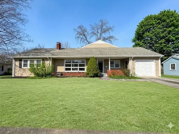 15 Alroy Rd, Weymouth, MA 02190