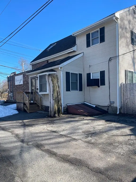 519 Crescent St, Brockton, MA 02302