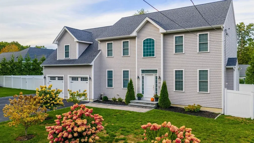 87 Sol E Mar St, Dartmouth, MA 02748 - #1