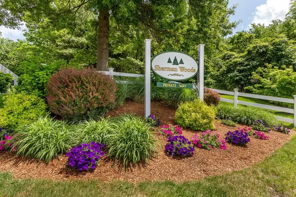 9 Evergreen Circle #9, Canton, MA 02021