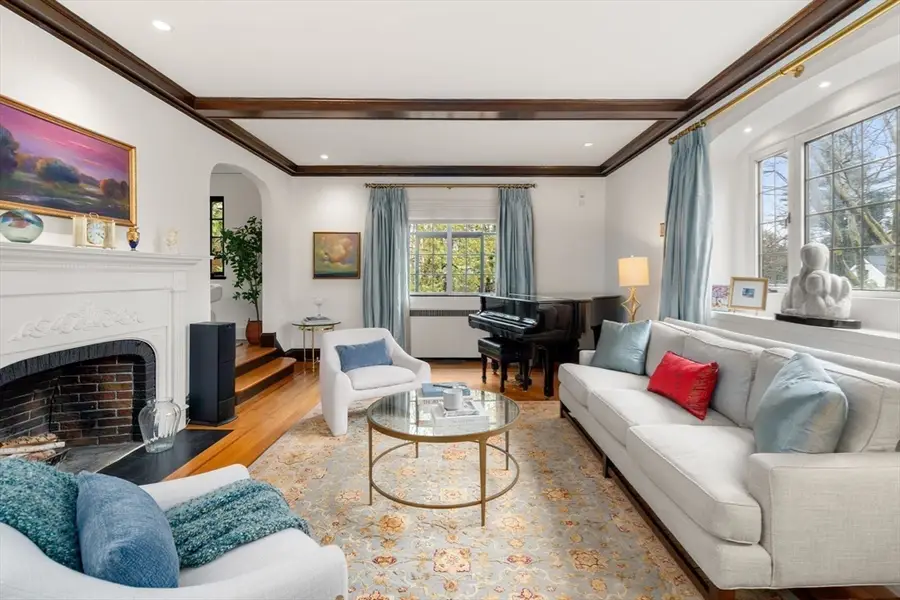 16 Alberta Rd, Chestnut Hill, MA 02467 - #3