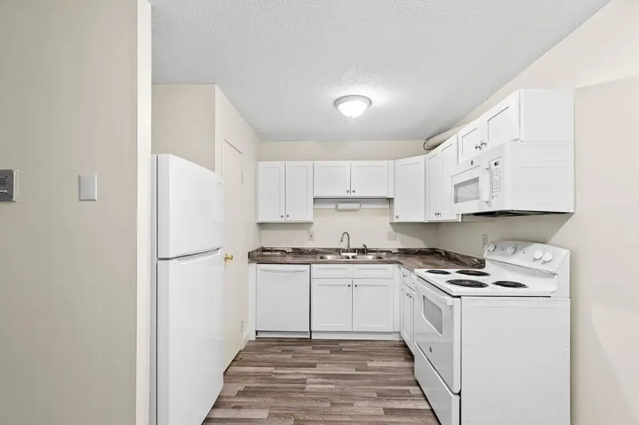 15 Chapel Hill Dr #1, Plymouth, MA 02360 - #2