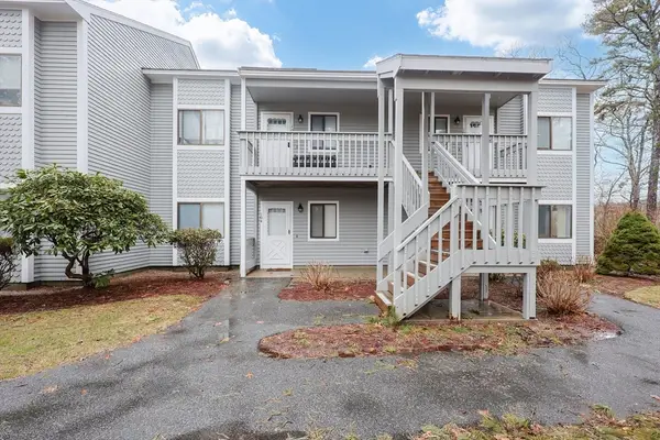 106 Eaton Ln #106, Brewster, MA 02631