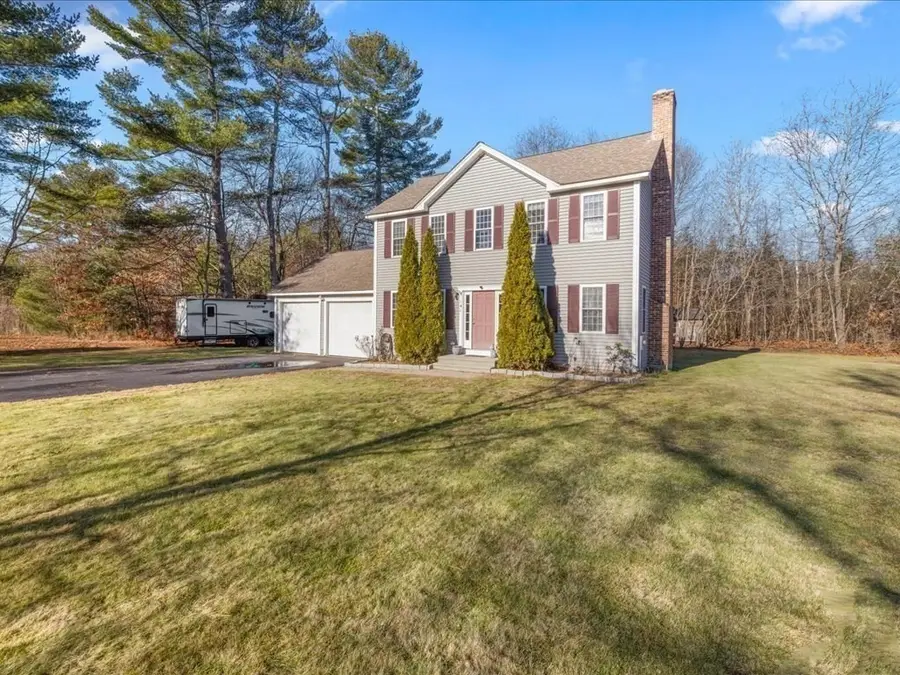 141 Peach St, Barre, MA 01005 - #3