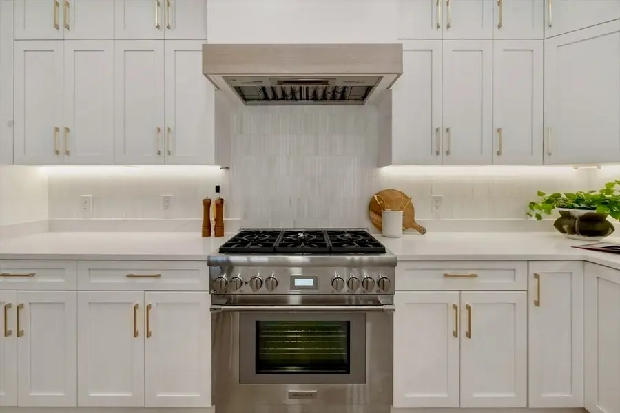 71 Cloverdale #1, Newton, MA 02461 - #3