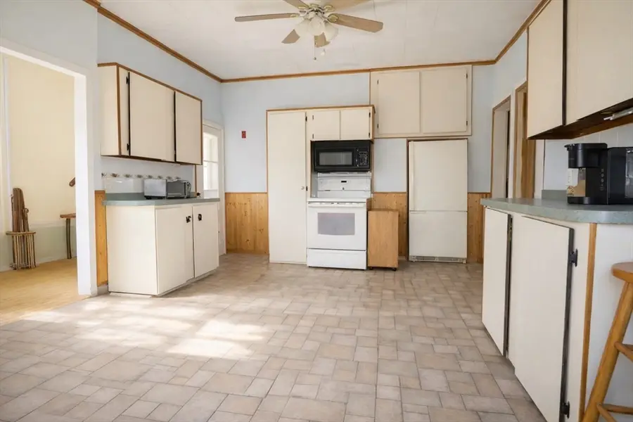 5 Crosby St, Webster, MA 01570 - #3