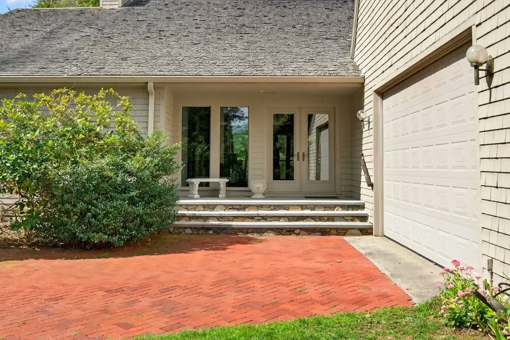 923 Drift Rd, Westport, MA 02790 - #1