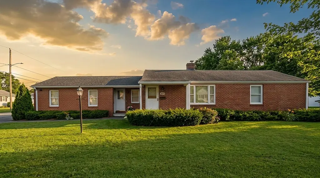 309 Island Pond Rd, Springfield, MA 01118 - #1