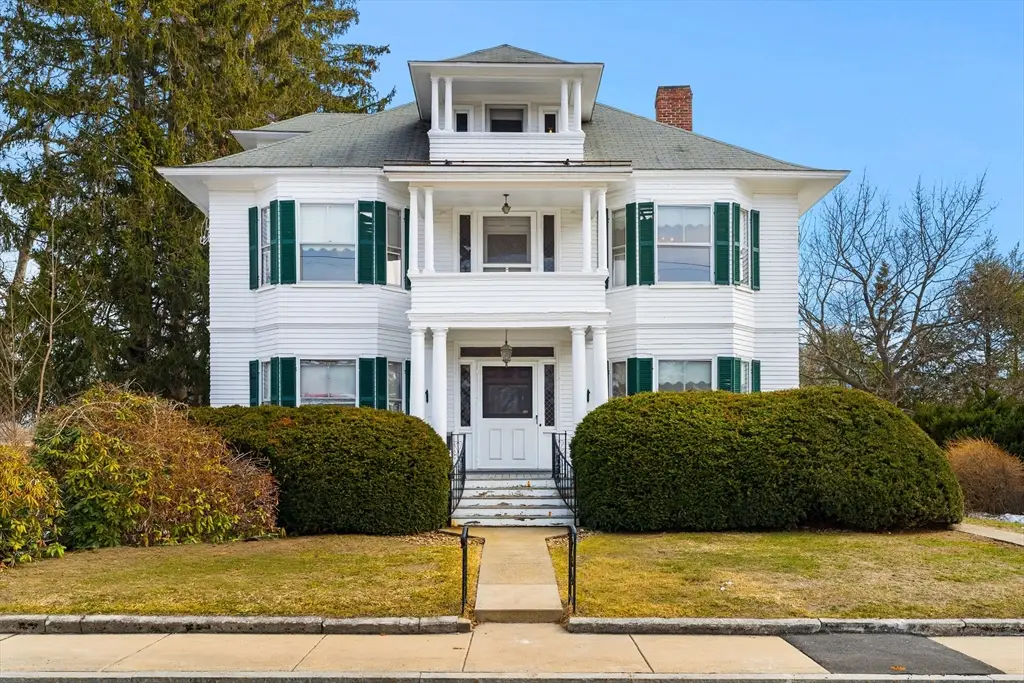 118 Sanders Ave, Lowell, MA 01851 - #1