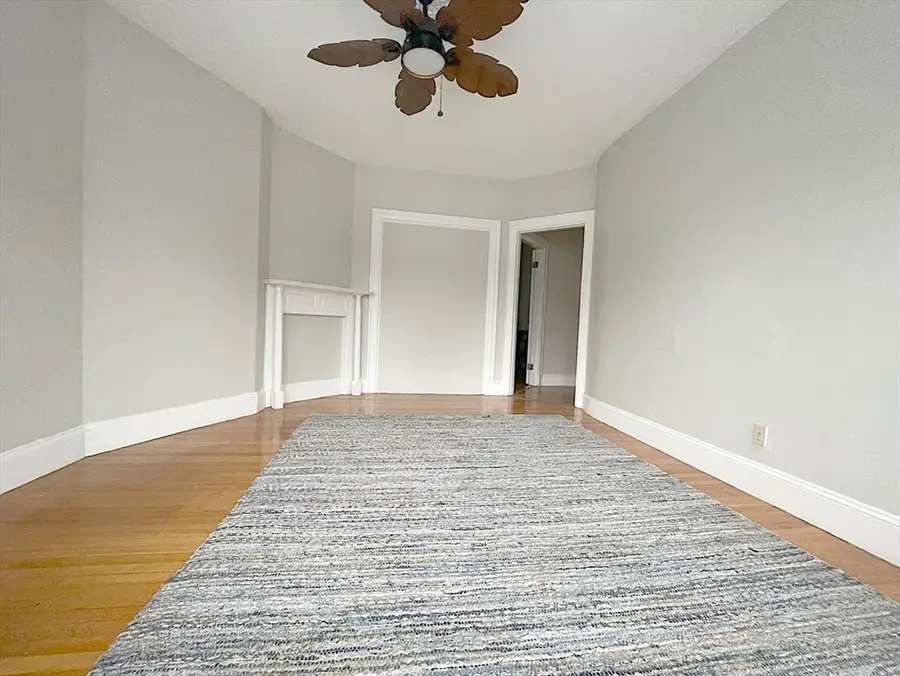 20 Crescent St #2, Cambridge, MA 02138 - #3