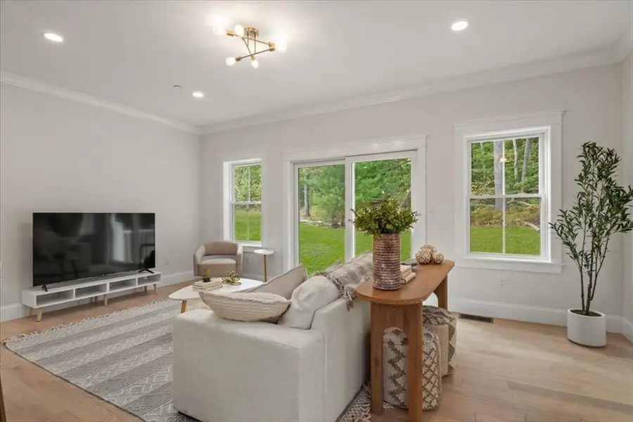 60 Uncas Avenue, Franklin, MA 02038 - #3