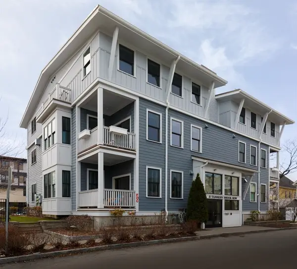 11 Tannery Brook Row #3, Somerville, MA 02144