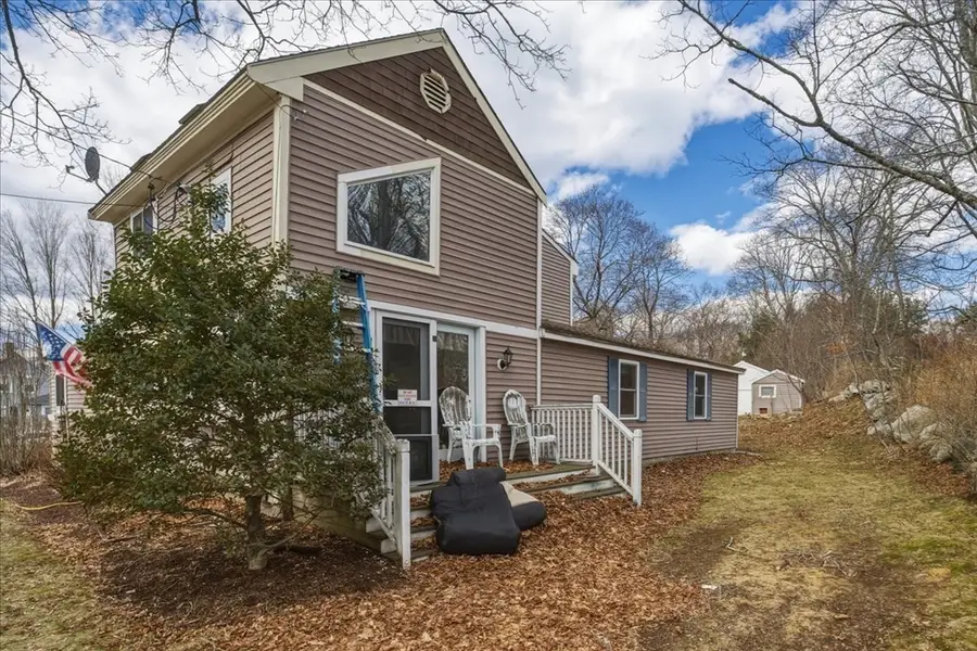 22 Milford St, Medway, MA 02053 - #3