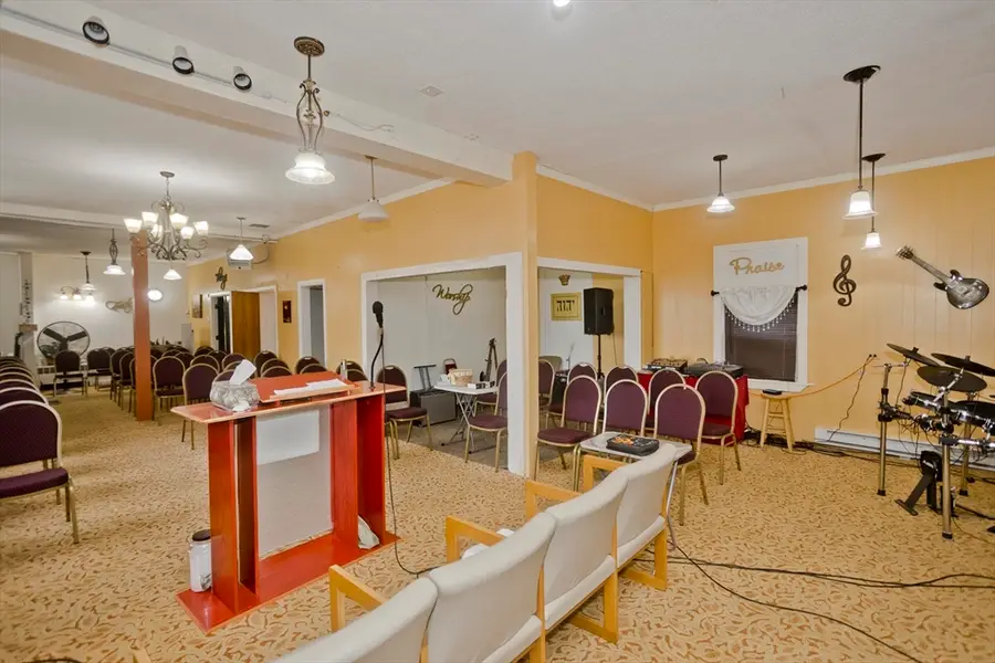 193 Elm, Holyoke, MA 01040 - #3