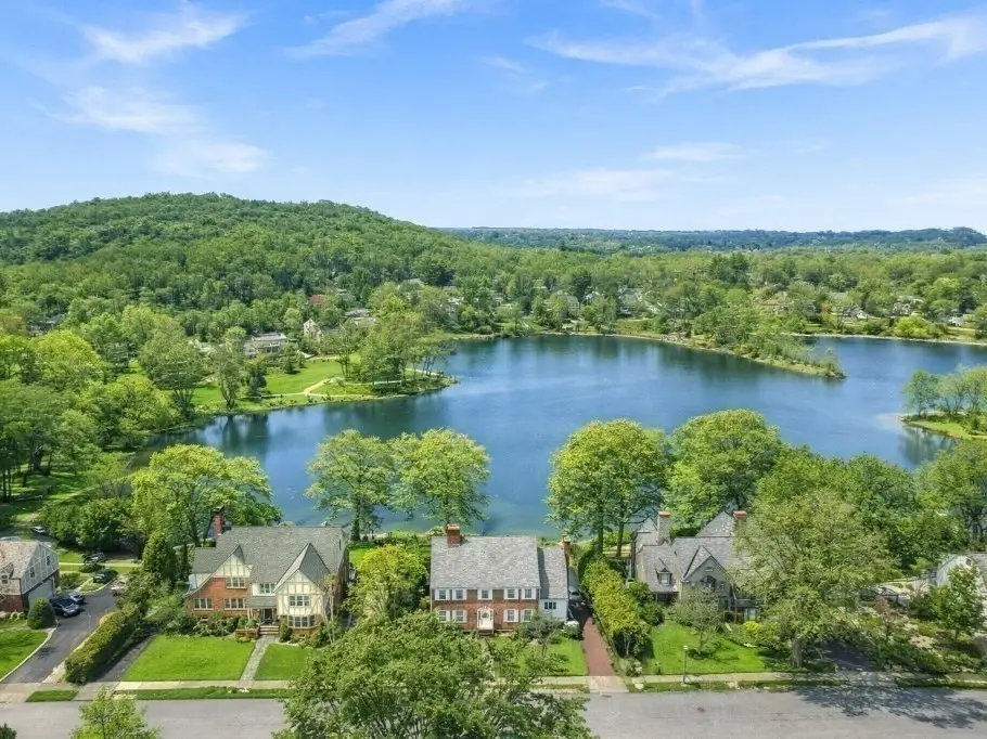 10 Dartmouth Street, Winchester, MA 01890 - #1