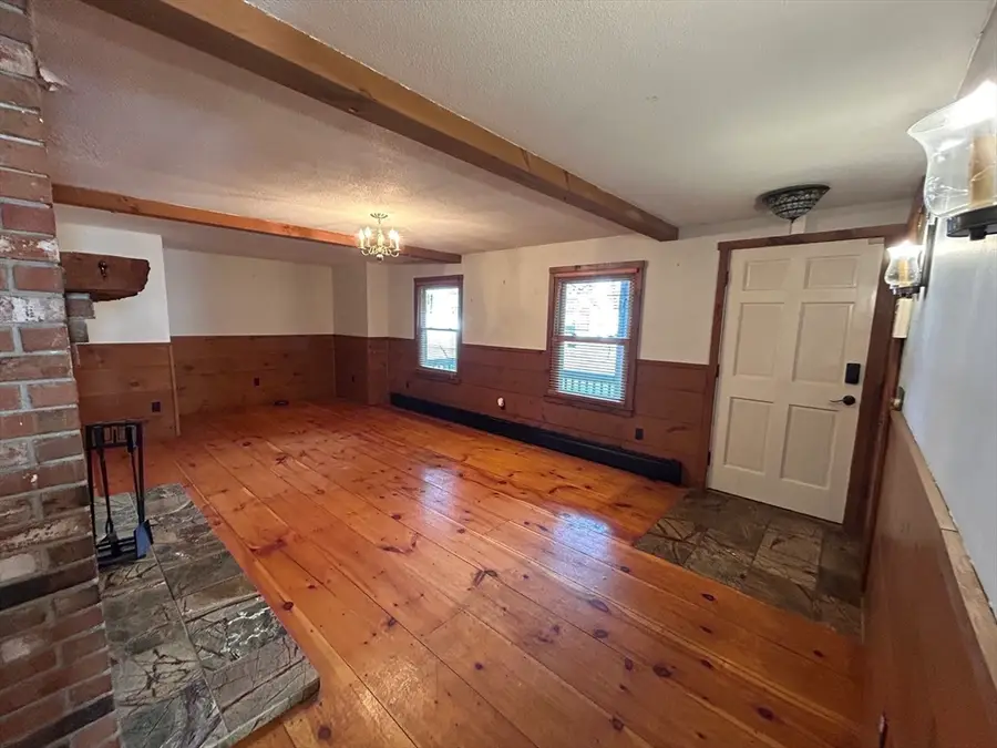 15 Harmon Ave, East Longmeadow, MA 01028 - #3