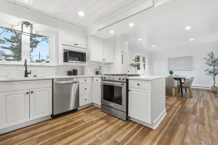 1034 Webster St, Needham, MA 02492 - #2