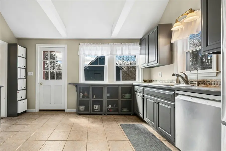 64 W Main St, Hopkinton, MA 01748 - #2