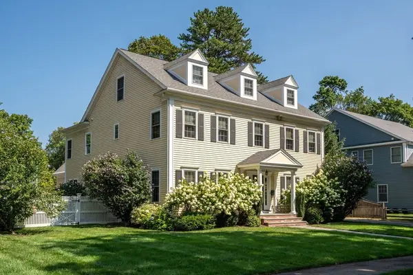 27 Garrison Rd, Wellesley, MA 02482