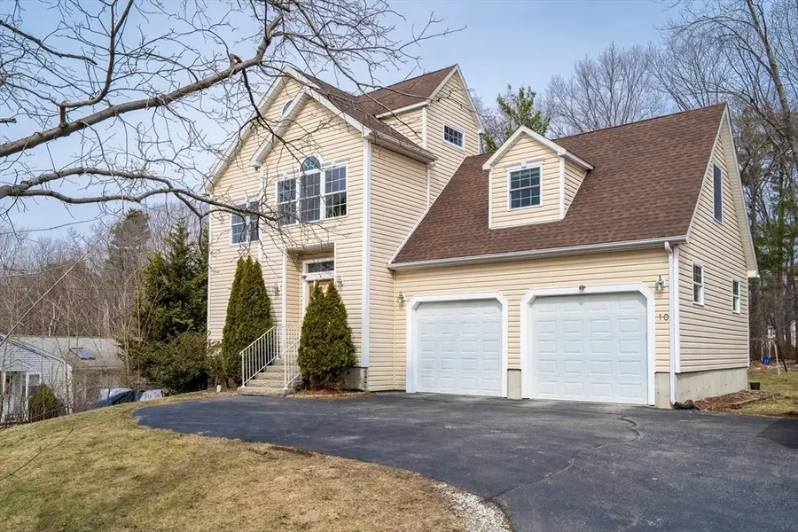 10 Moss St, Burlington, MA 01803 - #3