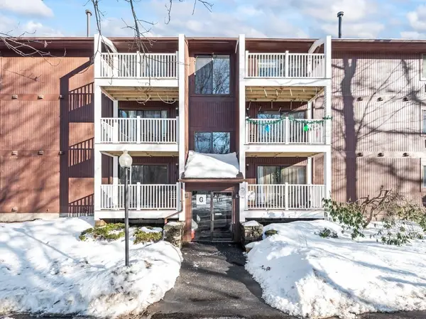 340 Sunderland Rd #28, Worcester, MA 01604