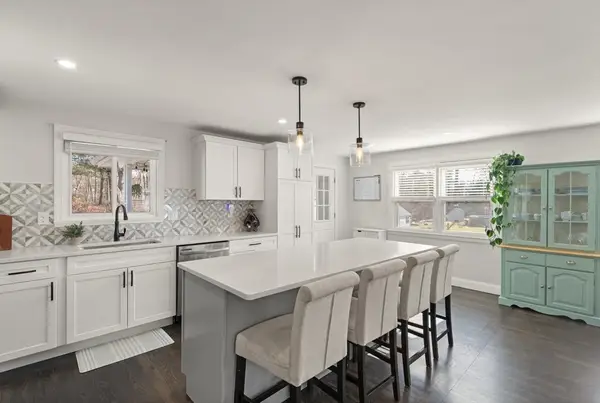 7 Manning Rd, Chelmsford, MA 01824