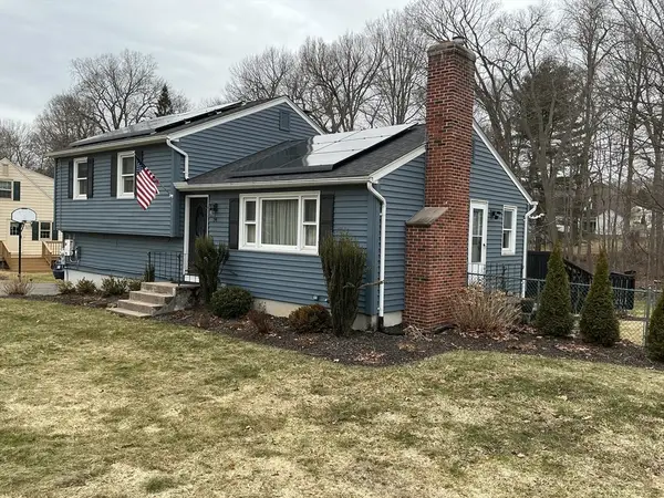 34 Pebble Path Ln, West Springfield, MA 01089