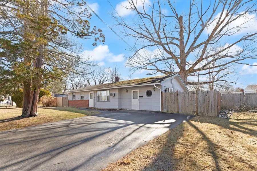 19 Rodwell St, Brockton, MA 02302 - #3