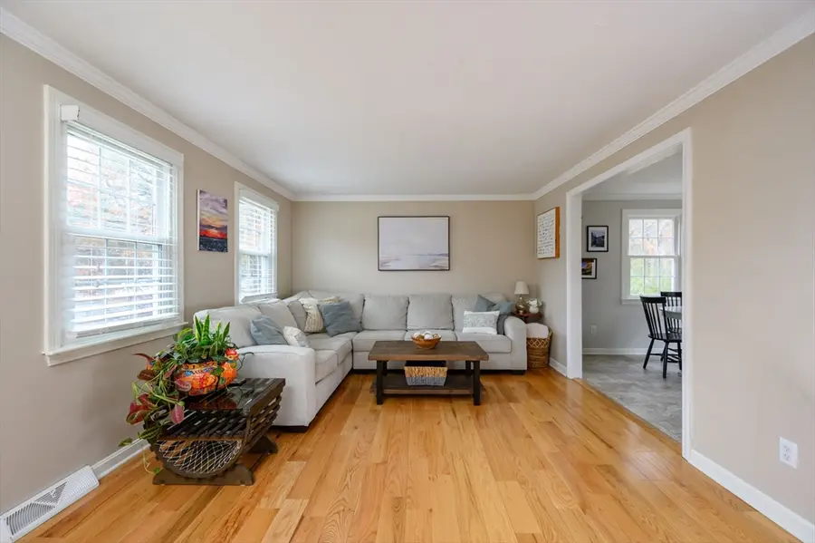 29 Lawrence Rd, Plymouth, MA 02360 - #3