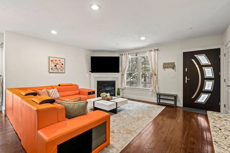 1 Roseland St #B14, Foxboro, MA 02035 - #3