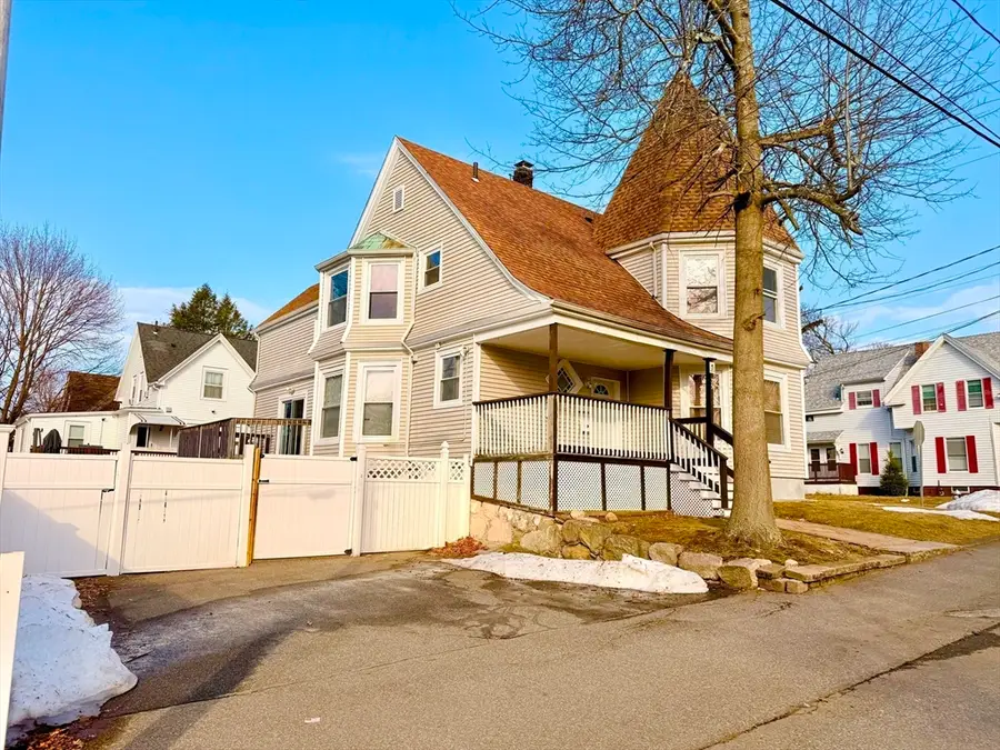 39 Grafton St, Brockton, MA 02301 - #3