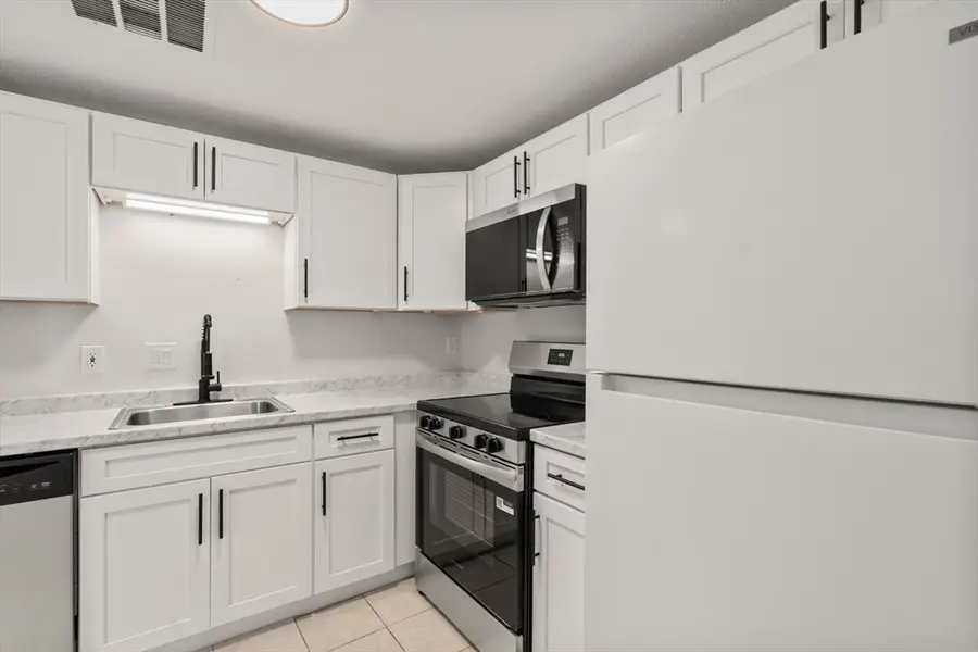 25 Longworth Ave #4, Brockton, MA 02301 - #2