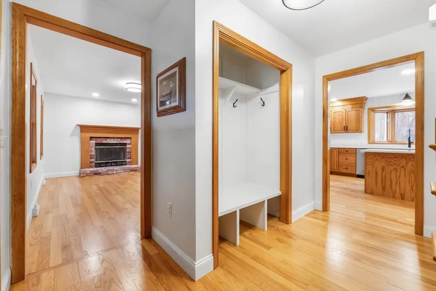 10 Alden St, Ludlow, MA 01056 - #3