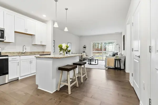 230 Martins Lndg #209, North Reading, MA 01864