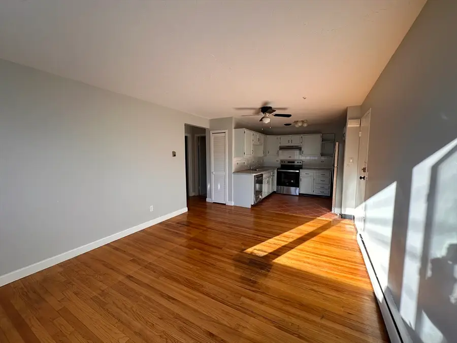 133 Warren St #8, Watertown, MA 02472 - #3