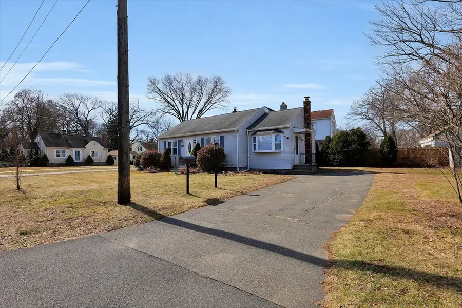 24 Herbert St, Longmeadow, MA 01106 - #3