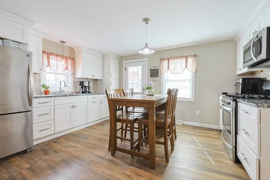 179 Lakeview Ave, Tyngsborough, MA 01879 - #2