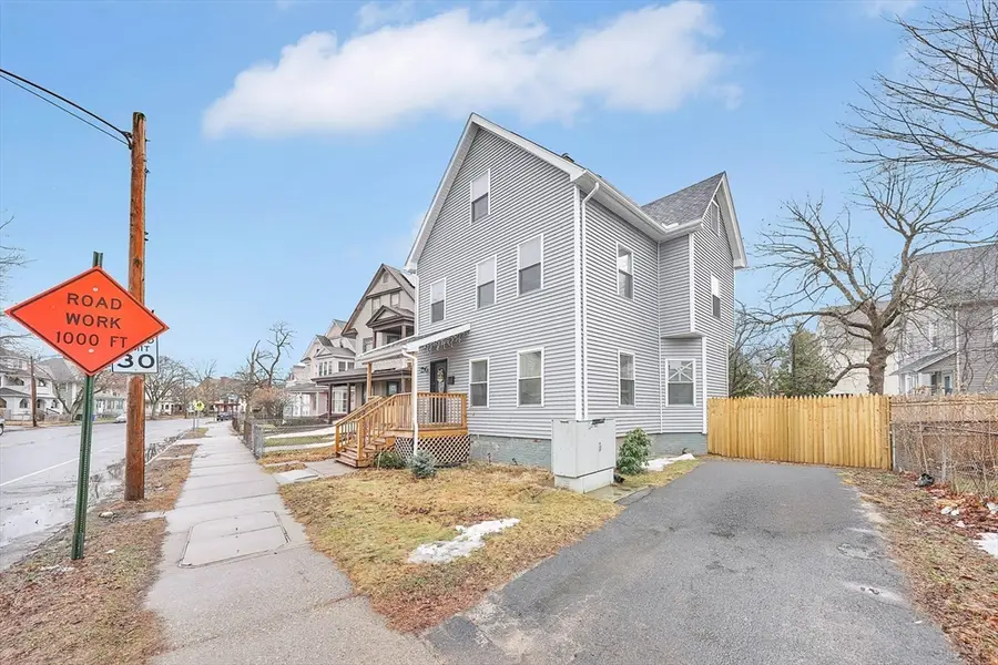 276 Dickinson St, Springfield, MA 01108 - #3