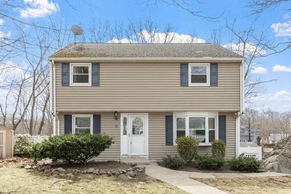 5 Hollis St, Saugus, MA 01906