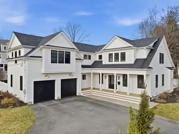 28 Marsh St, Hingham, MA 02043