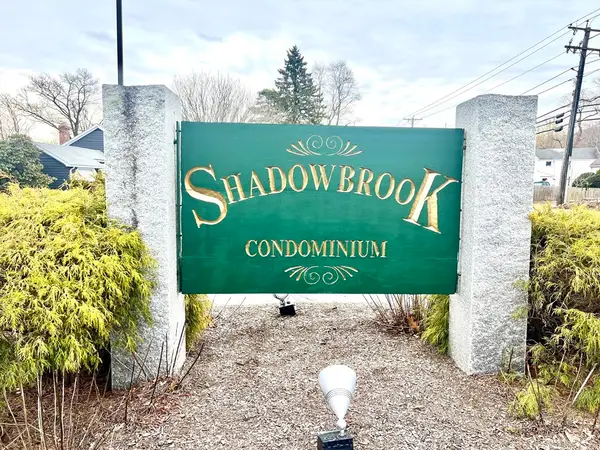 11 Shadowbrook Ln #8, Milford, MA 01757