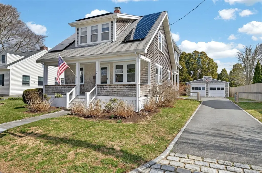 7 Akin St, Dartmouth, MA 02748 - #1
