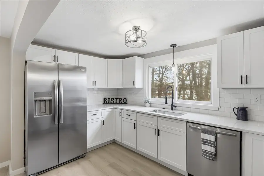 23 Sterling St, Chicopee, MA 01020 - #2